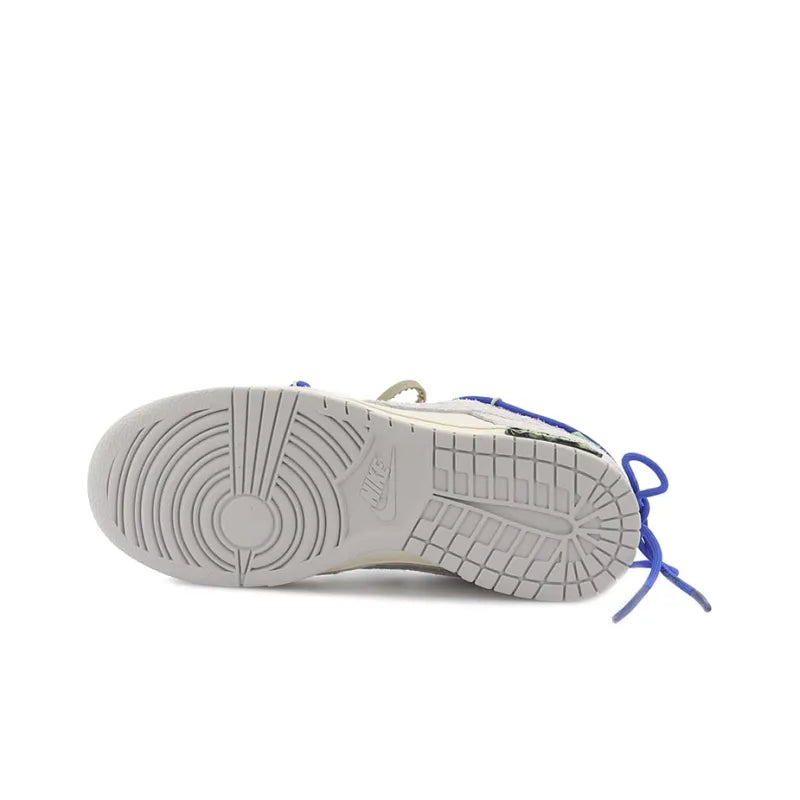 Outsole of the Dunk Low 'Off-White Lot 32' featuring a durable rubber sole with a classic traction pattern for superior grip and everyday comfort.